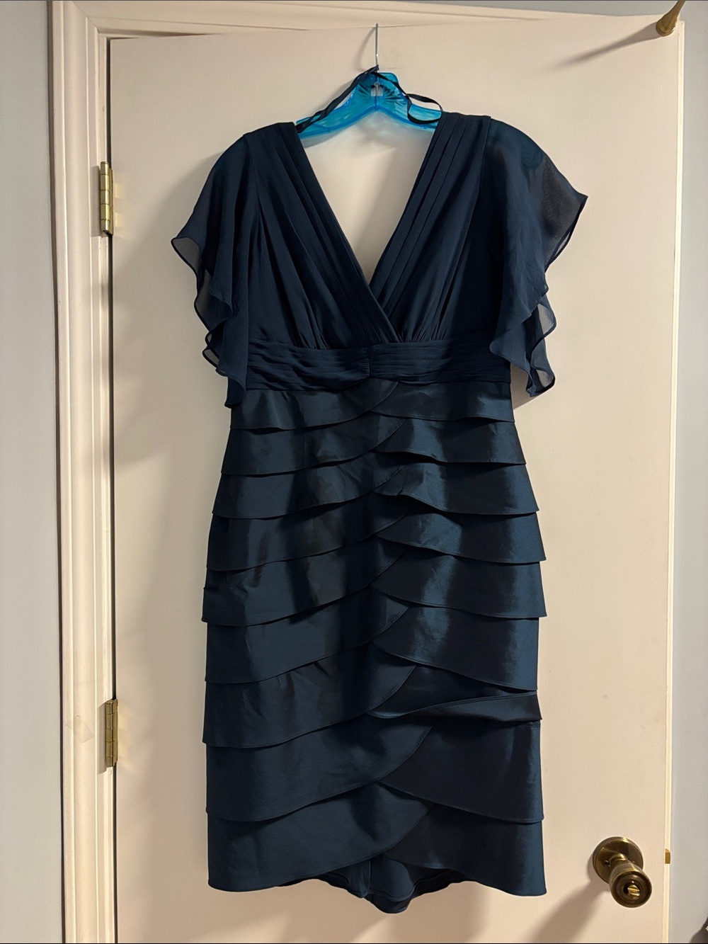 Adrianna Papell Navy V-Neck Tiered Cocktail Dress Size 8